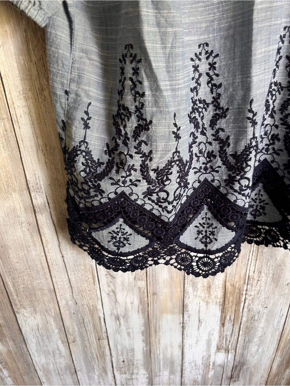 Talbots Blue Cotton Embroidered Lace Hem Ruffle Neck Blouse Medium - Picture 4 of 5